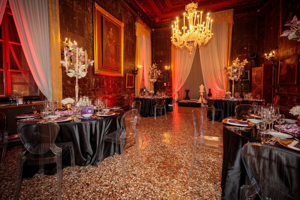 Dinner Show, scenografia
